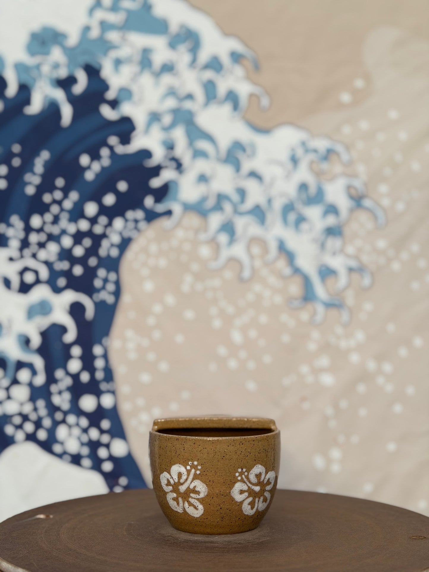 Hibiscus on Tan to-go mug | Mini